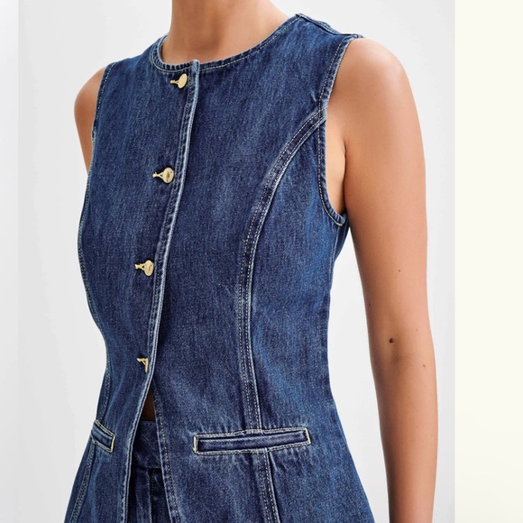 MESHKI Denim Button Up Top & Shorts - Picture 4 of 8